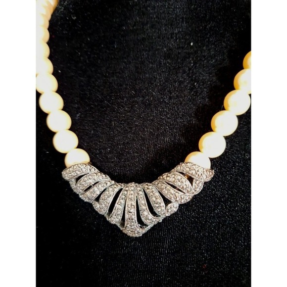 Vintage Avon Classic Drama Pearl Statement Necklace - Picture 2 of 7